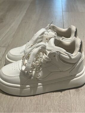 Zara High top fashionable Girls Sneaker with Pearl detail